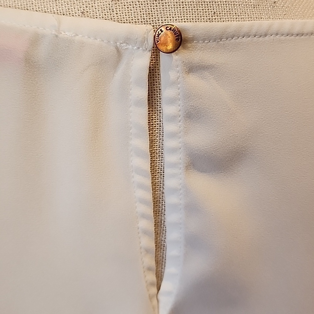 Vince Camuto - Flowy White Blouse - Picture 6 of 9